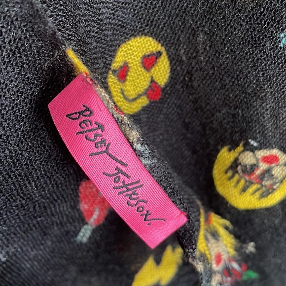 Betsy Johnson Black  & Yellow Fun Soft Linen Emoji Scarf with Bows, Smiles &Love - Picture 5 of 7